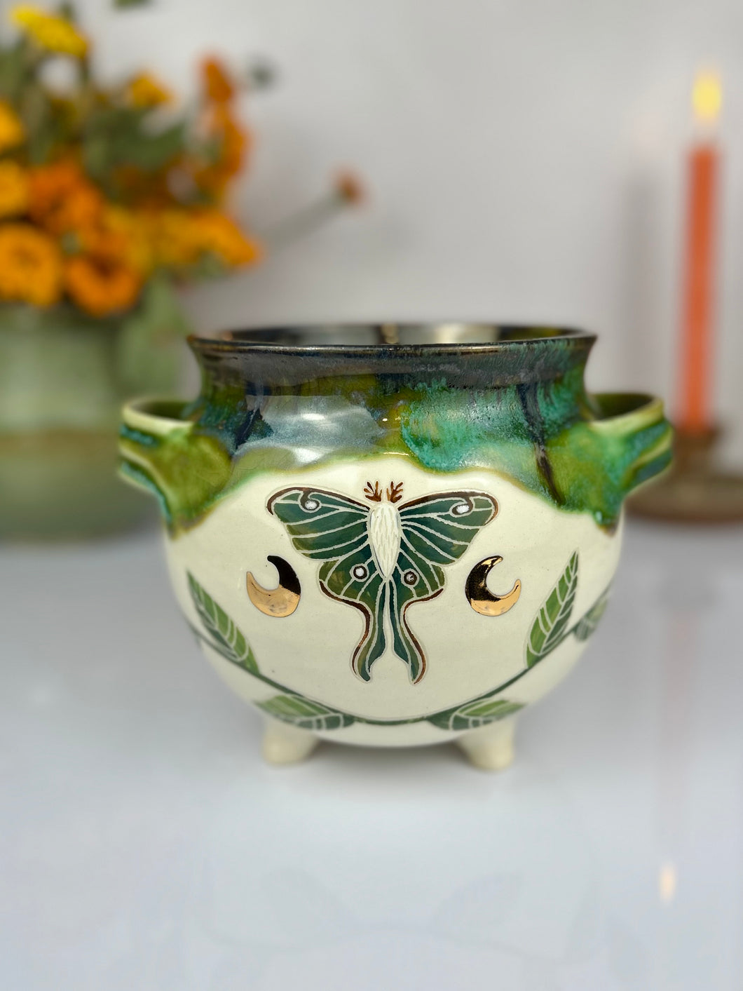 #19 Luna Moth & Vine Cauldron Pot