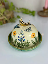 Load image into Gallery viewer, #22 Lupine &amp; Poppy Butter Dome
